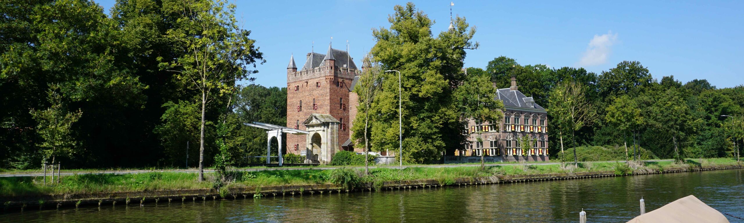 kasteel Nijenrode aan de Vecht in Breukelen